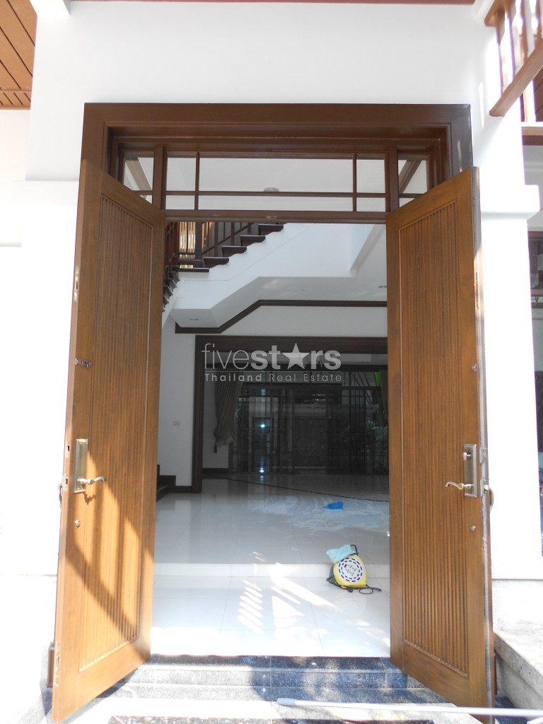 Modern Resort Style House With Pool in Compound, photo 4