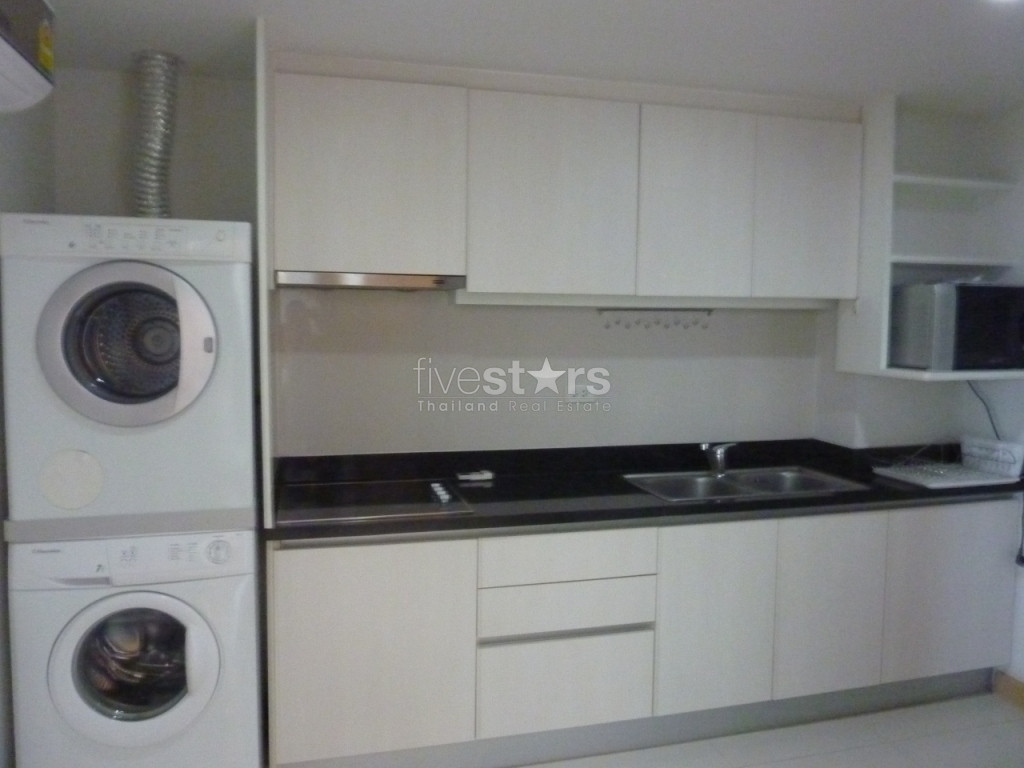 Condo en duplex de 2 chambres à louer à proximité de la station BTS Ratchadamri, photo 3