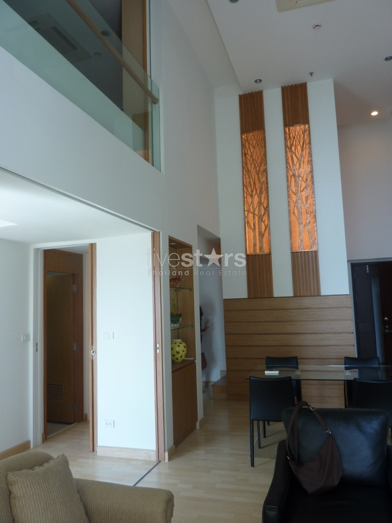 Condo en duplex de 2 chambres à louer à proximité de la station BTS Ratchadamri, photo 5
