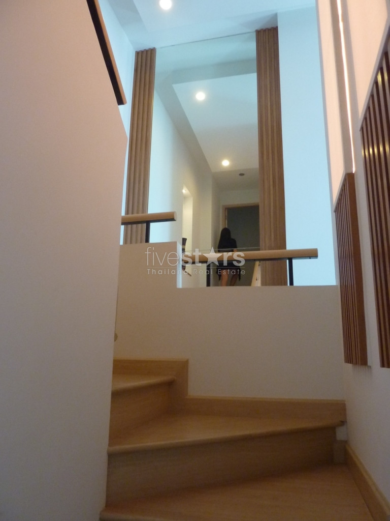 Condo en duplex de 2 chambres à louer à proximité de la station BTS Ratchadamri, photo 6