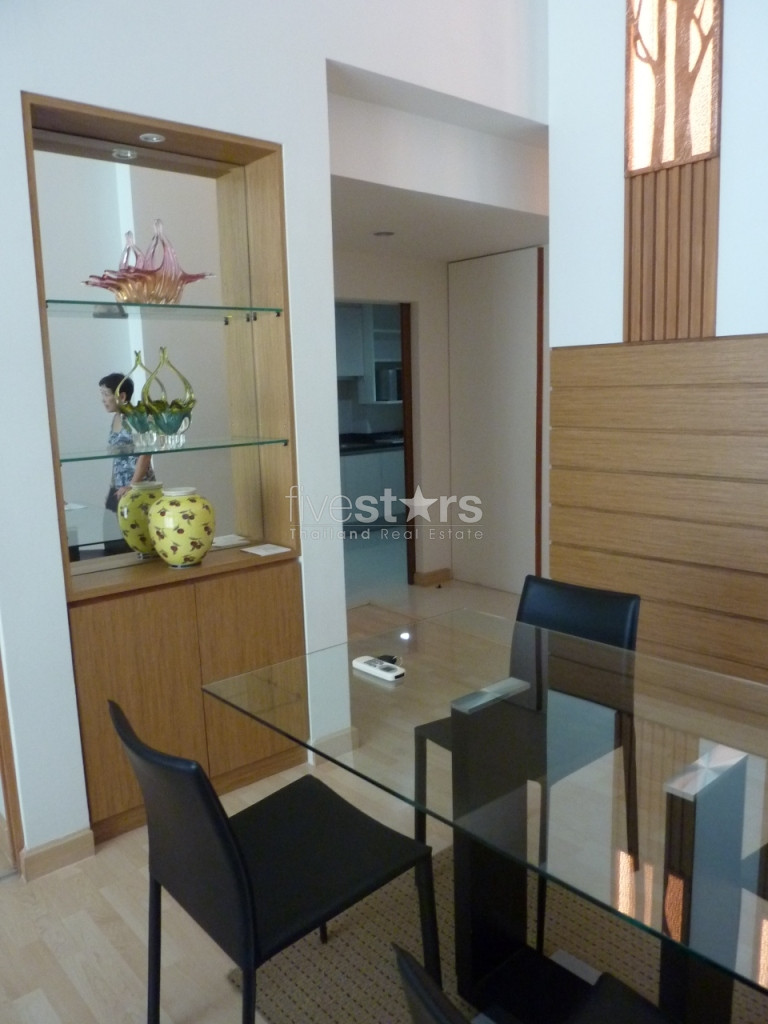 Condo en duplex de 2 chambres à louer à proximité de la station BTS Ratchadamri, photo 10