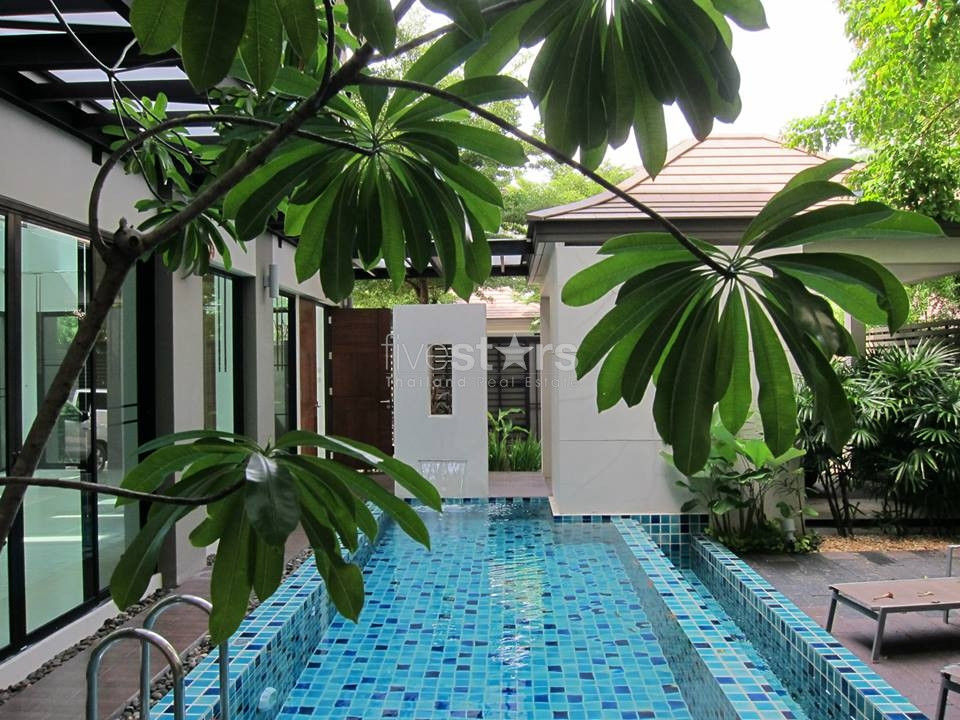 maison moderne avec 4 chambres et piscine privée, photo 10