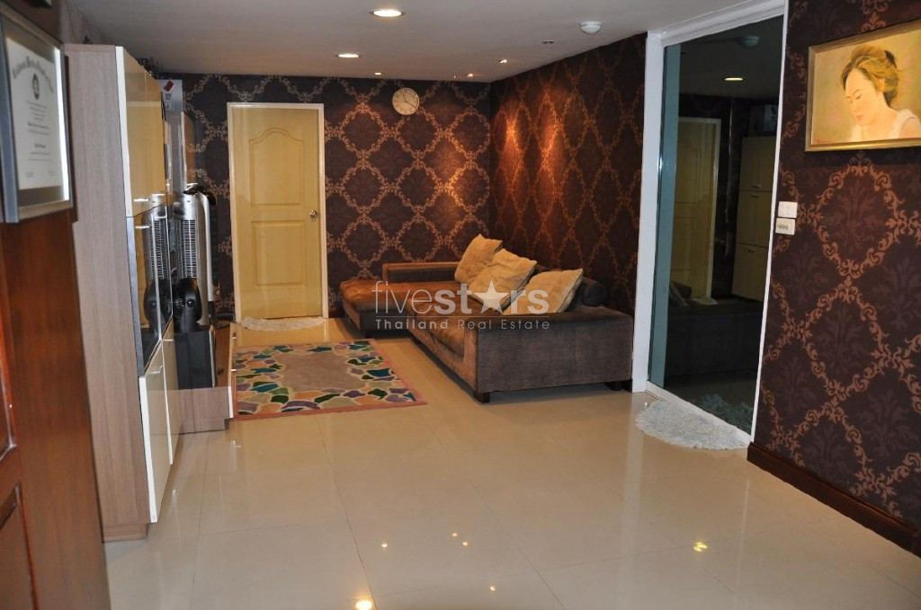 Nice 2 bedroom for rent in Sathorn Area
