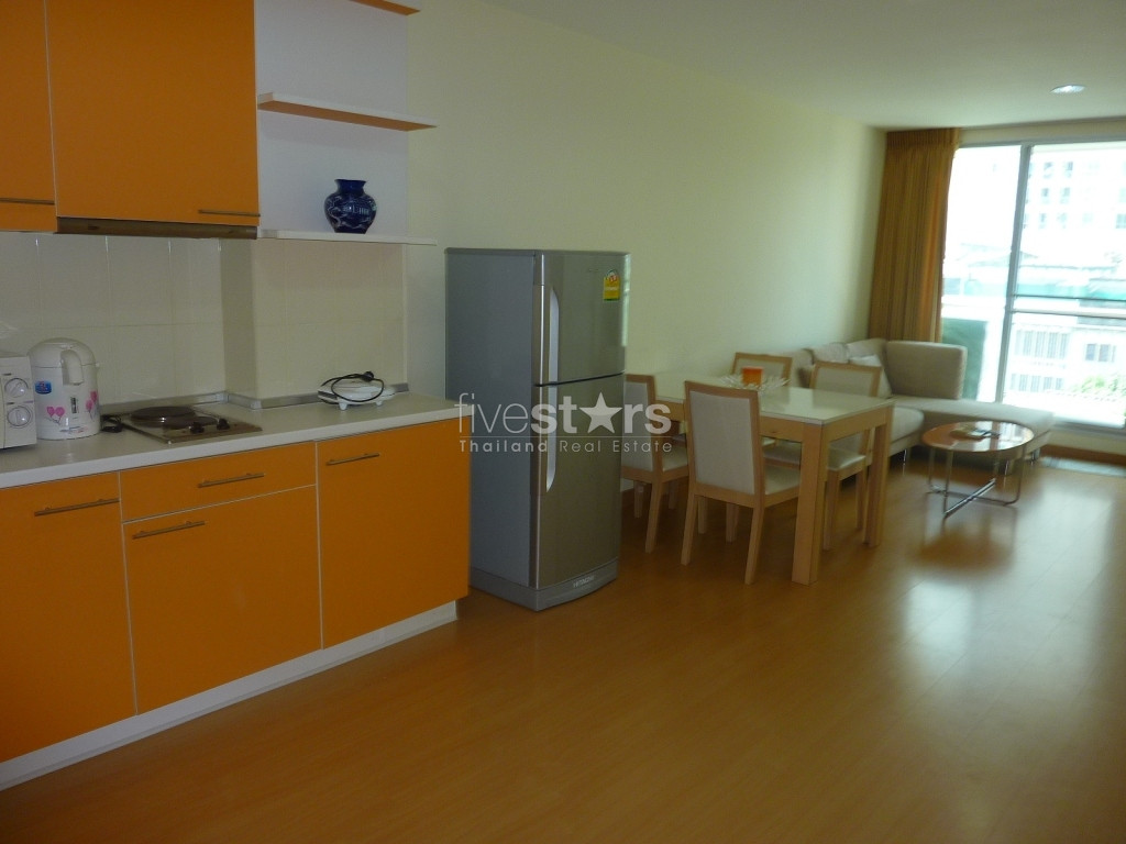 nice fully furnished 2 bedroom located in a quiet street near BTS Prakhanong., photo 5