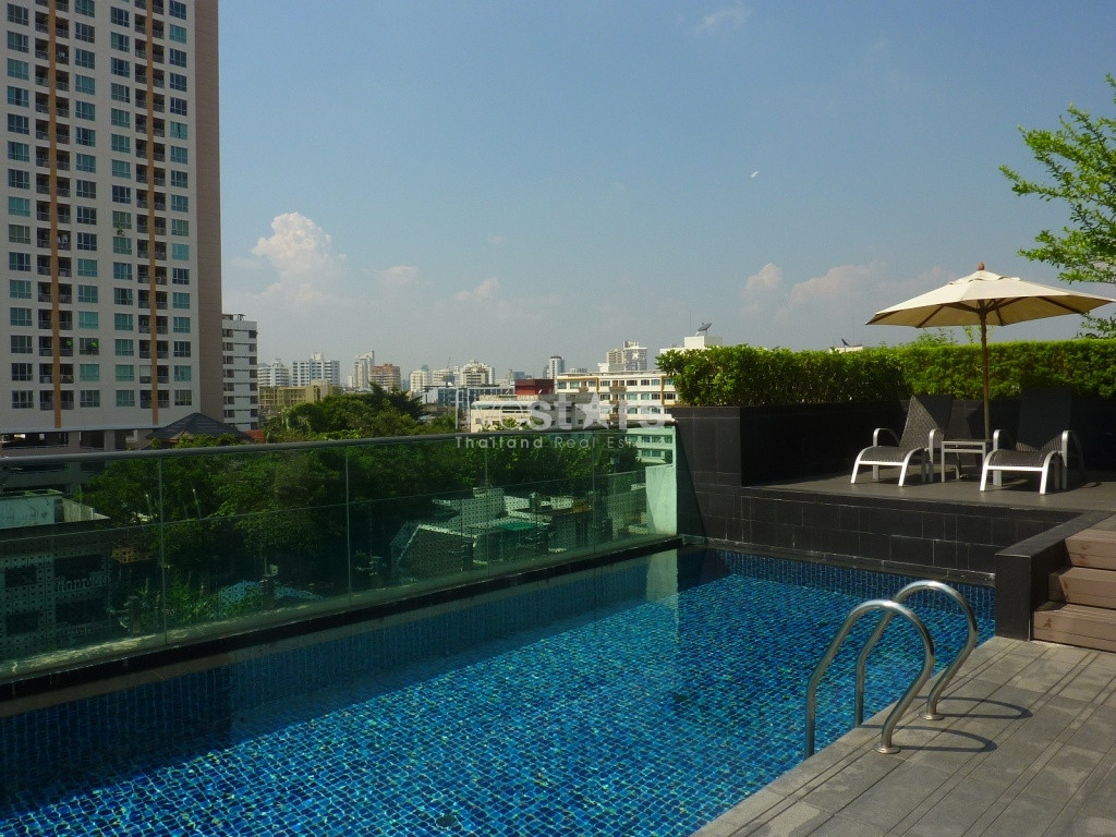 nice fully furnished 2 bedroom located in a quiet street near BTS Prakhanong., photo 8