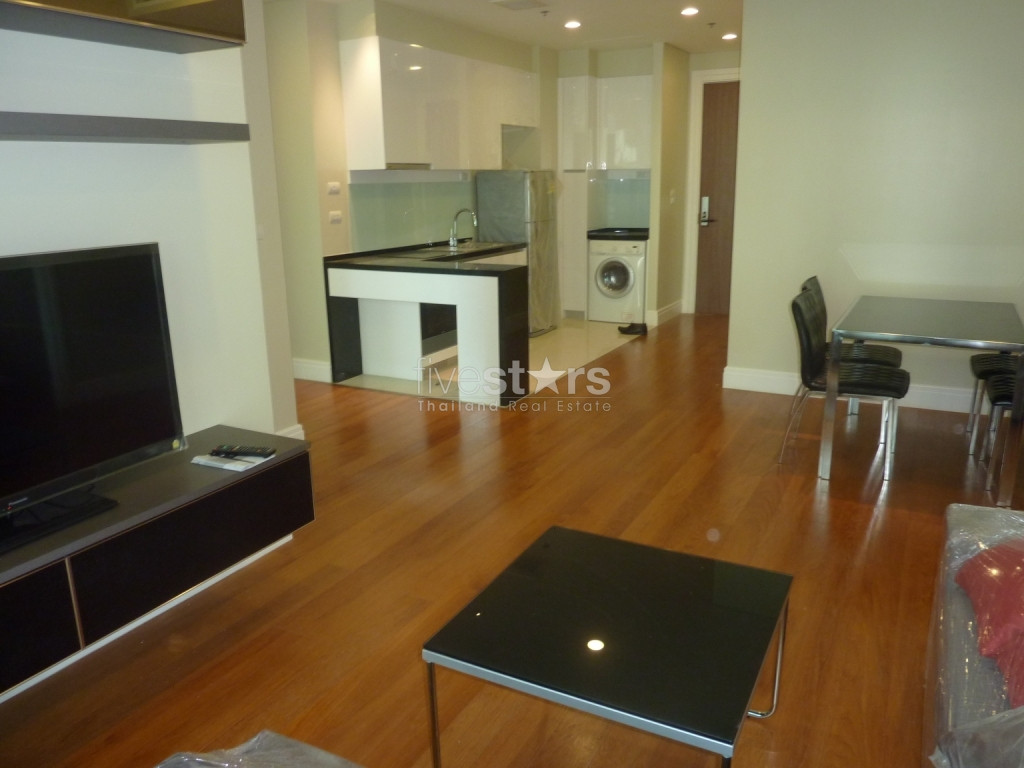 Nice 2 bedroom for rent near BTS Prom Phong