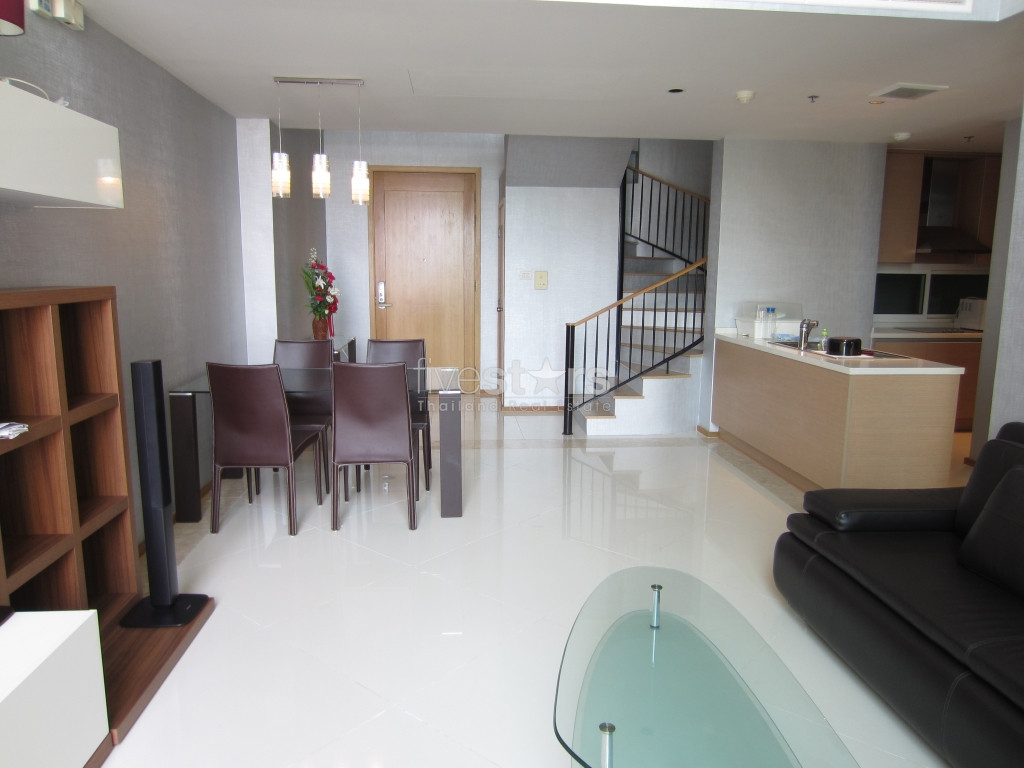 in Bangkok, a nice duplex type with 2 bedrooms