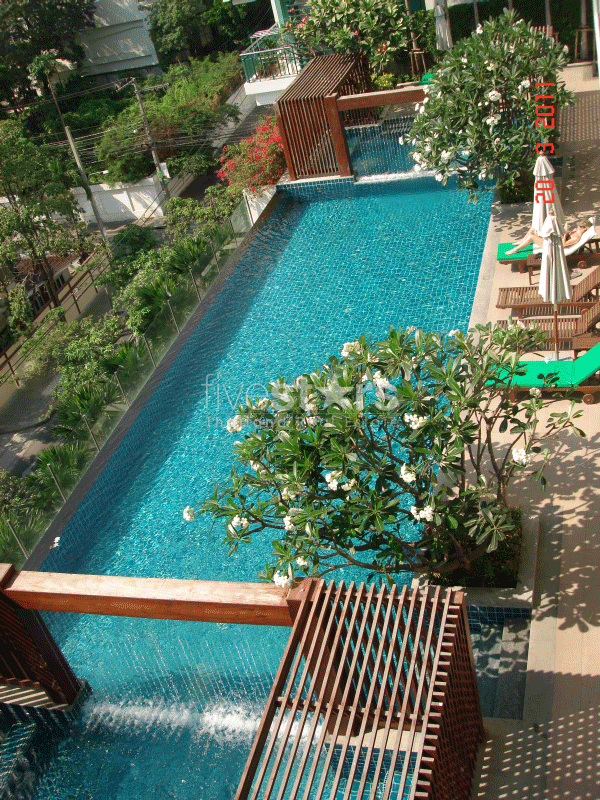 Appartement d’une chambre à la location vers Asoke