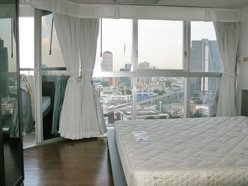 appartement avec 2 chambres proche BTS Prompong, photo 5