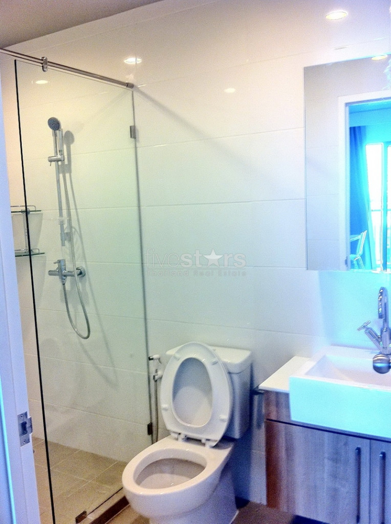 2 bedroom condominium for rent close to BTS Onnut, photo 10