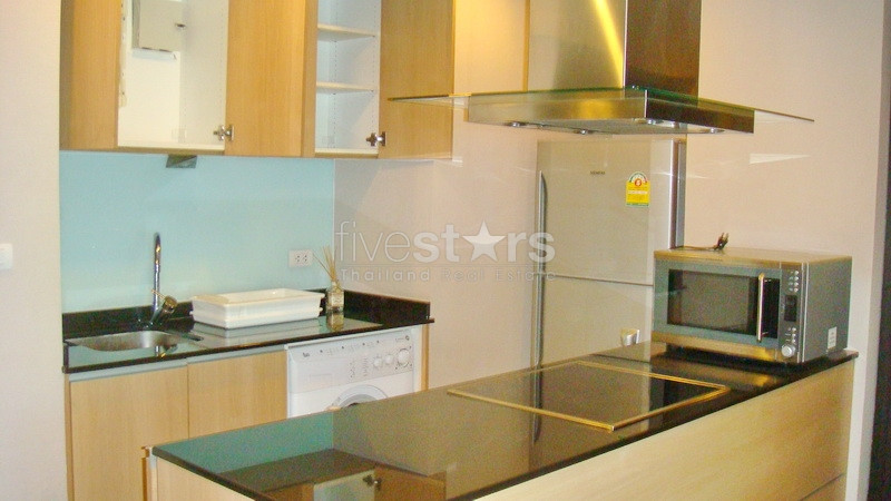 2 bedroom modern condominium on Sathorn Road, photo 3