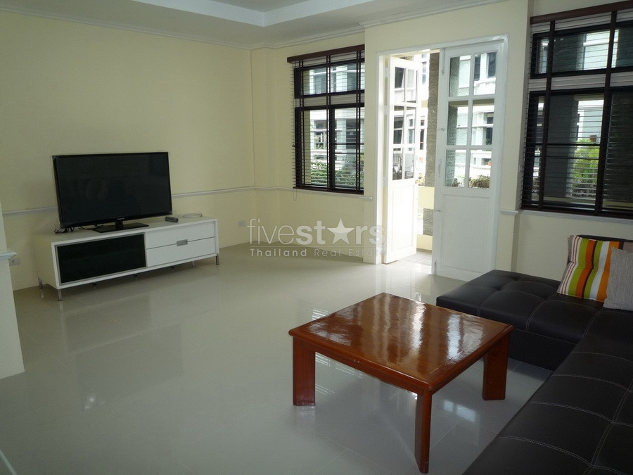 in Bangkok, large townhouse with 3 bedrooms  near Asoke BTS and Sukhimvit MRT