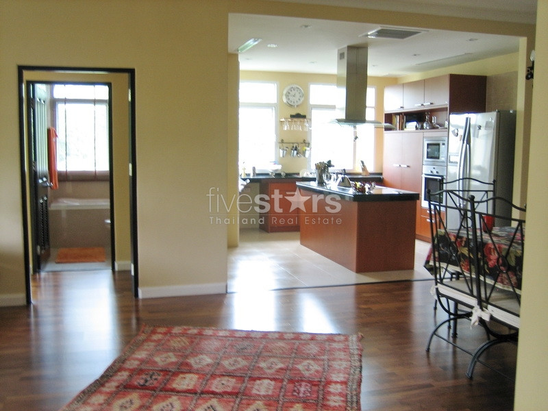 Appartement 3 chambres spacieux plein centre, photo 2
