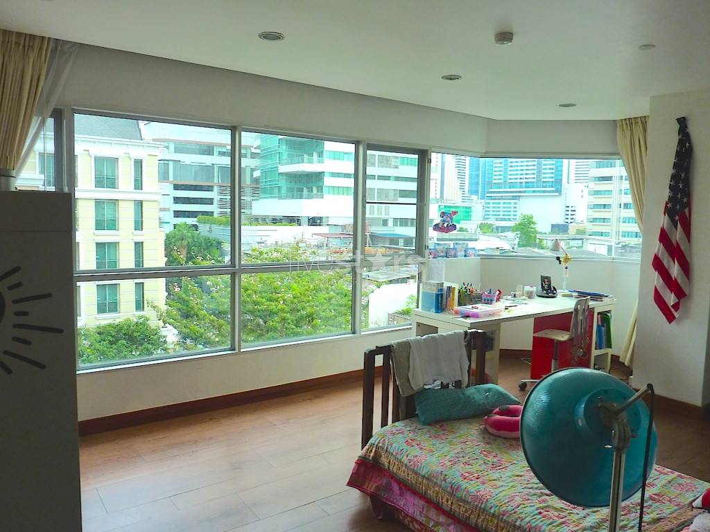 appartement spacieux avec 4 chambres proche BTS Phrompong, photo 8