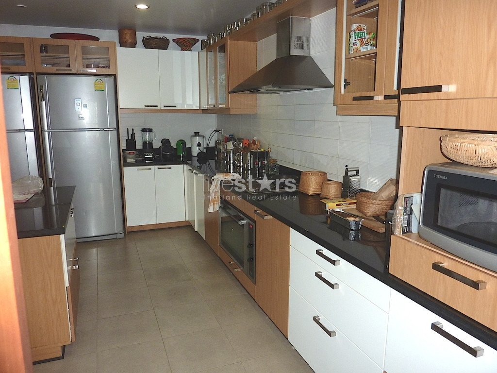 appartement spacieux avec 4 chambres proche BTS Phrompong, photo 9