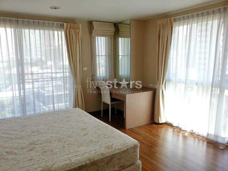 Bel appartement 2 chambres quartier Phromphong, photo 7