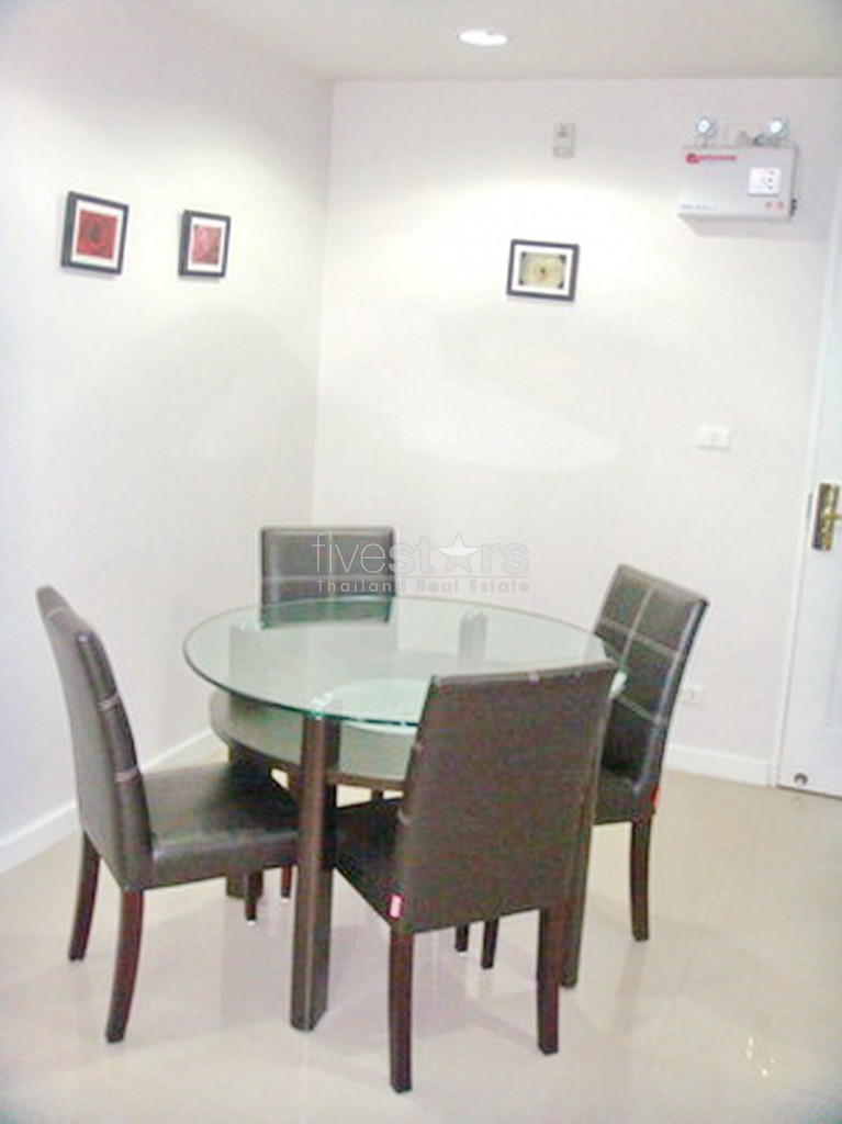 2 bedroom low rise condominium for rent close to BTS Prompong, photo 4