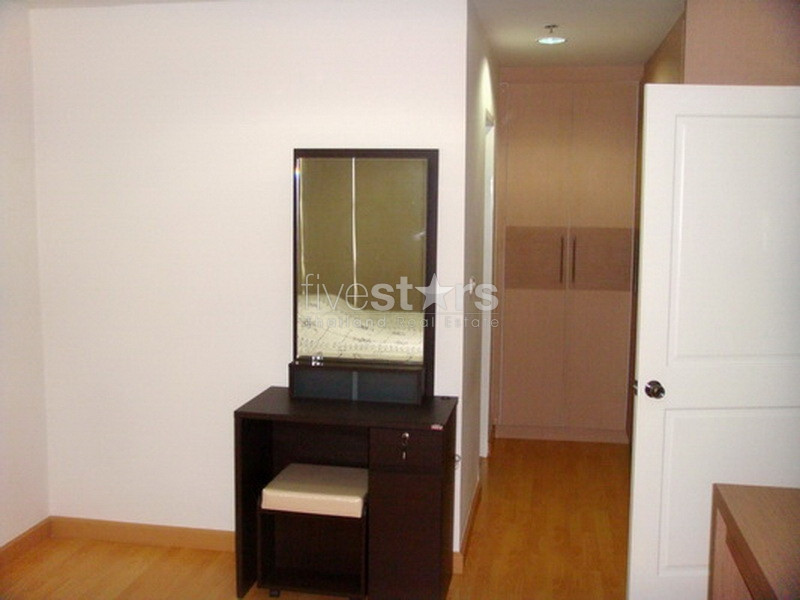 2 bedroom low rise condominium for rent close to BTS Prompong, photo 7