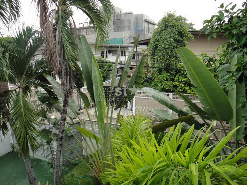 3 bedroom private house with garden in Ekamai area, photo 4