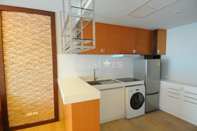 Beautiful One Bedroom located on Sukhumvit 26, photo 2
