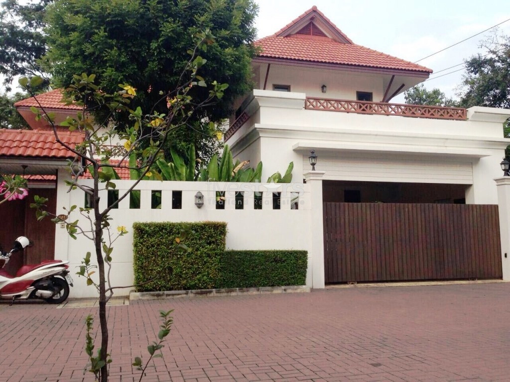 Belle maison de 4 chambres avec piscine privée, photo 4