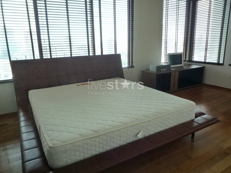 2 bedroom duplex condominium for rent near Prompong BTS Station, photo 6