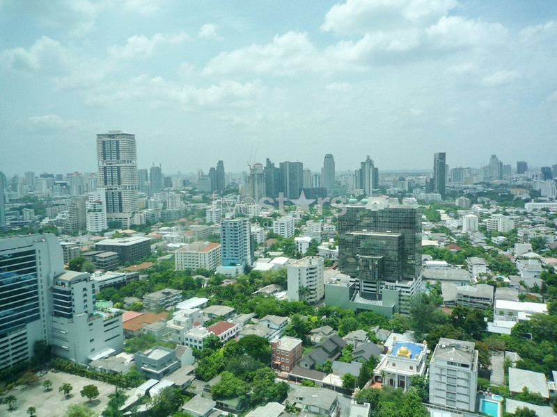 2 bedroom duplex condominium for rent near Prompong BTS Station
