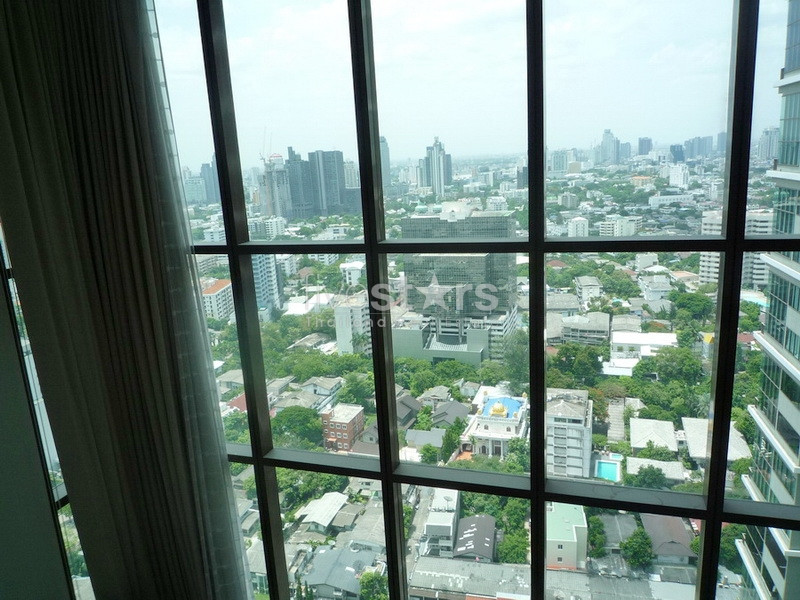 2 bedroom duplex condominium for rent near Prompong BTS Station, photo 3