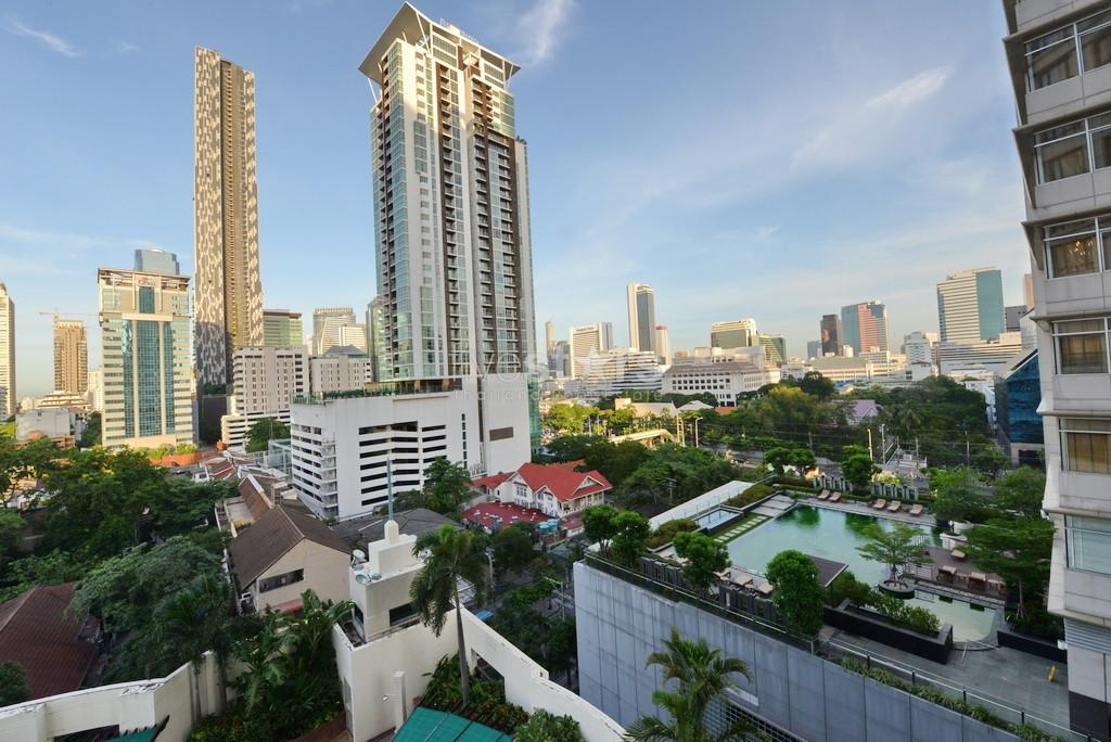 Grand appartement 2 chambres bien situé sur Suan Plu