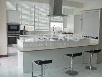 3 bedroom duplex condominium for rent close to BTS Phromphong, photo 9