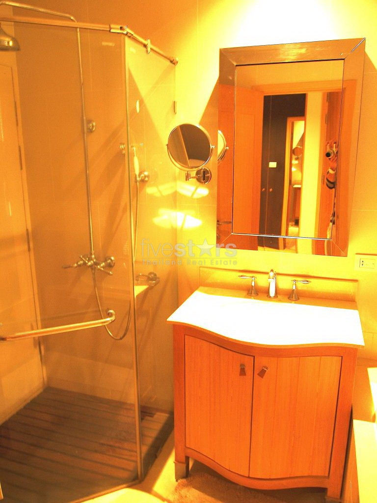 2 bedroom duplex condominium close to BTS Chong Nonsri, photo 9