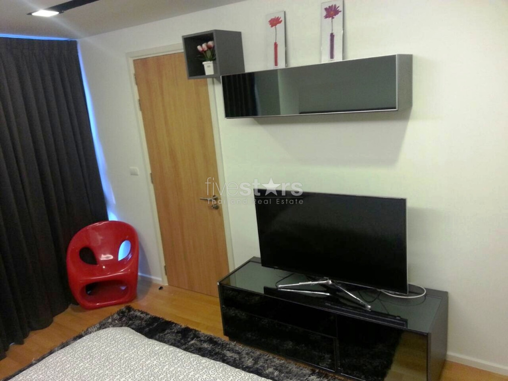 1 bedroom condo for rent close to The BTS Phloen Chit, photo 5