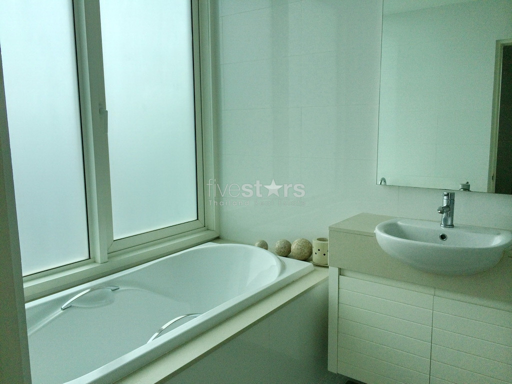 Superbe 2 chambres avec vue de Bangkok proche BTS Phrompong, photo 4