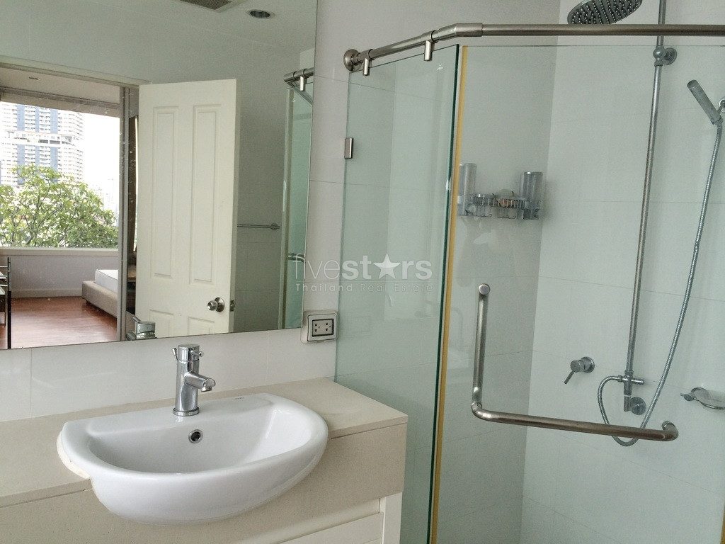 Superbe 2 chambres avec vue de Bangkok proche BTS Phrompong, photo 5