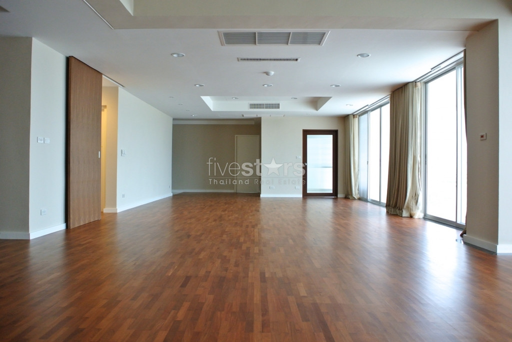 Superbe duplex avec 4 chambres et terrasse privée