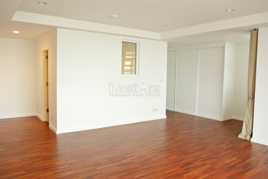 Superbe duplex avec 4 chambres et terrasse privée, photo 7