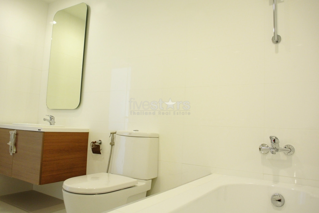 Superbe duplex avec 4 chambres et terrasse privée, photo 8