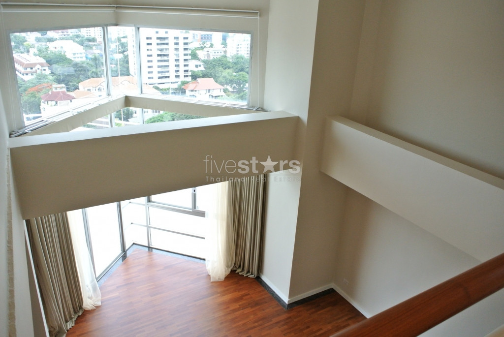 Superbe duplex avec 4 chambres et terrasse privée, photo 3