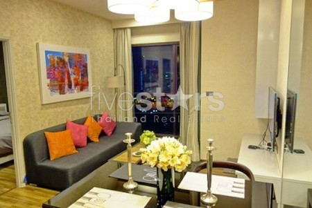 Modern 2-bedroom condominium for sale close to BTS Phrakanong, photo 2