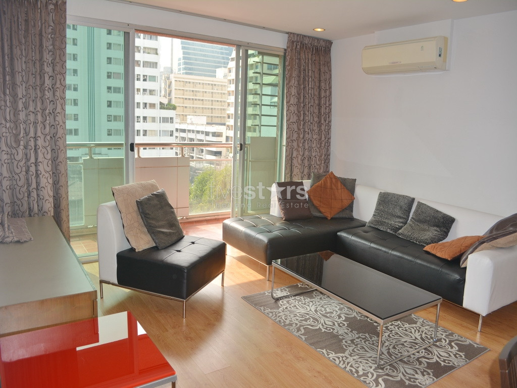 Vaste appartement 2 chambres proche BTS Saladaeng