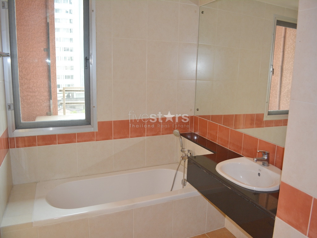 Vaste appartement 2 chambres proche BTS Saladaeng, photo 9