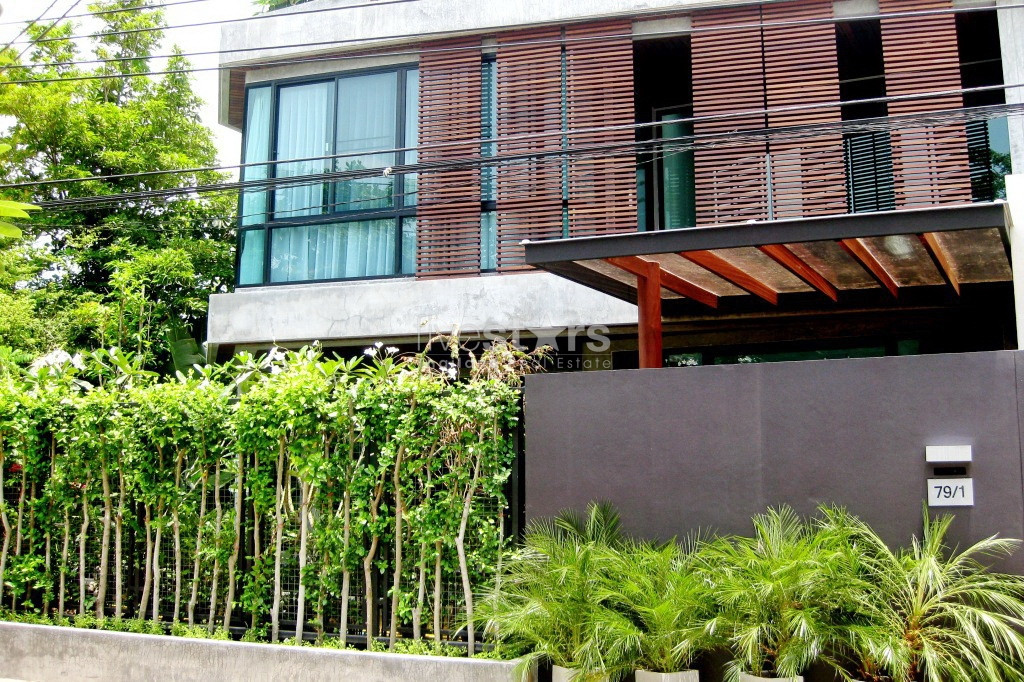 Maison moderne de 3 chambres à louer proche du BTS Thonglor, photo 2