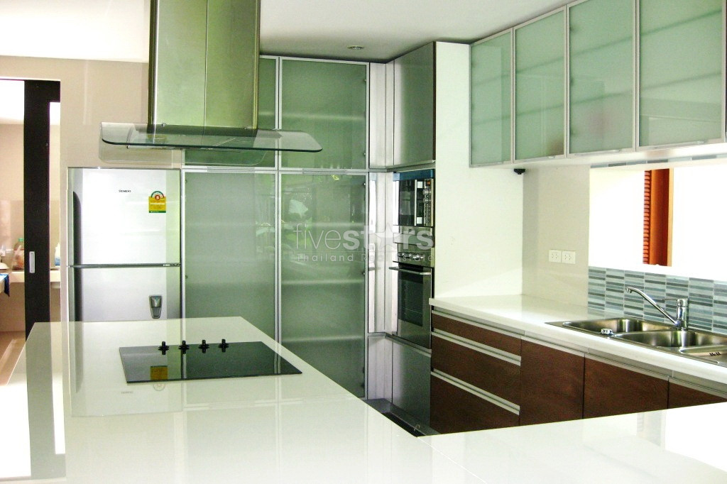 Maison moderne de 3 chambres à louer proche du BTS Thonglor, photo 7