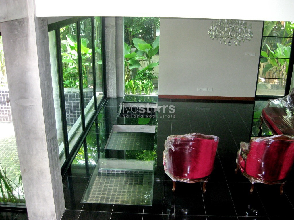 Maison moderne de 3 chambres à louer proche du BTS Thonglor