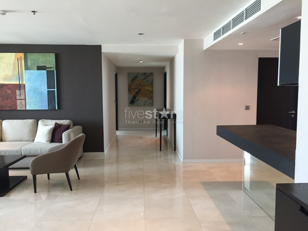 Beautiful 3 Bedroom Condominium Located right in Thonglor road, photo 3