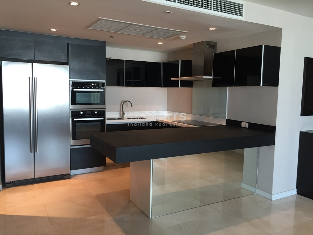Beautiful 3 Bedroom Condominium Located right in Thonglor road, photo 2