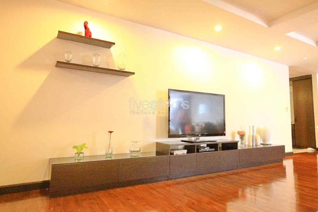 2 bedroom condo for rent close to BTS Prompong Station, photo 3