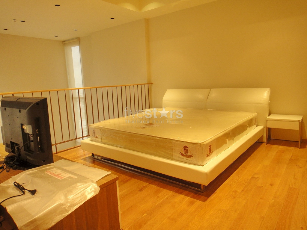 1 bedroom duplex condo for rent close to BTS Prompong Station, photo 7