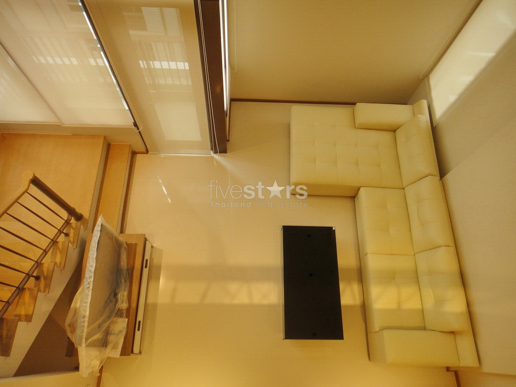 1 bedroom duplex condo for rent close to BTS Prompong Station, photo 2