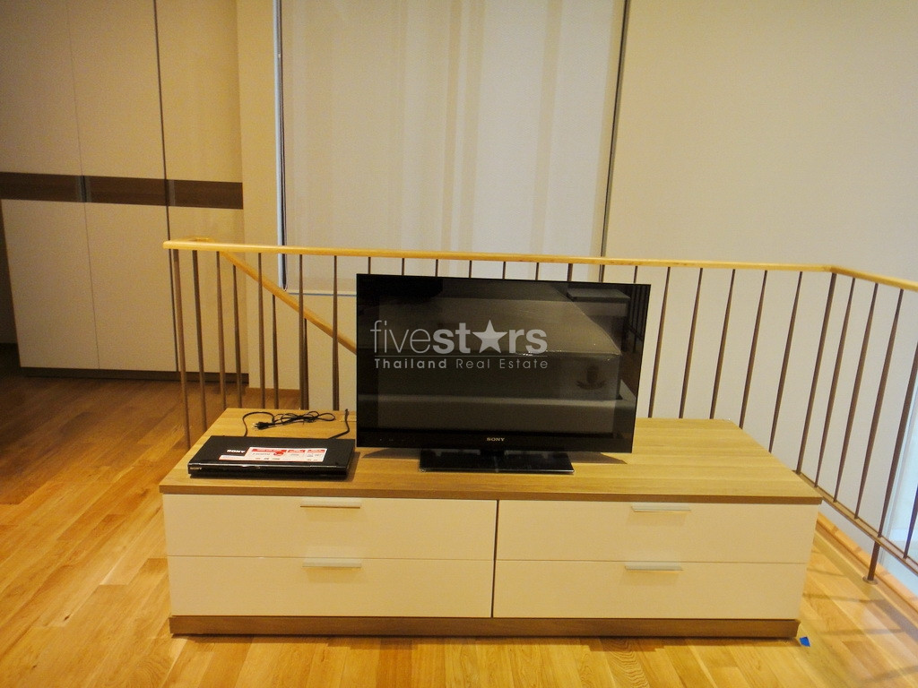 1 bedroom duplex condo for rent close to BTS Prompong Station, photo 4